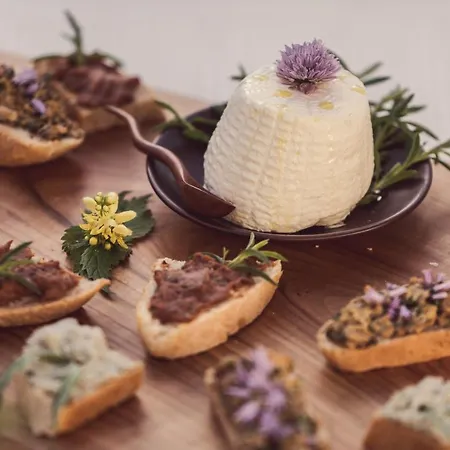 Herbal Estate Belajevi 1839 Luxuszelt Divača